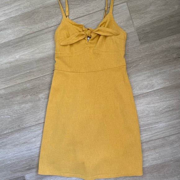 Hollister Saffron Yellow Tie Front Spaghetti Strap Lined Dress - Picture 11 of 13